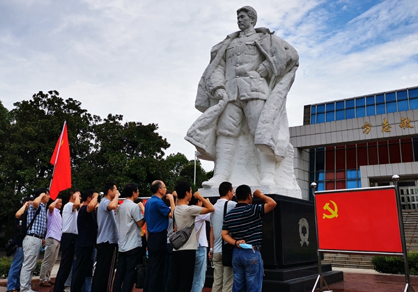 機(jī)關(guān)紅色教育.jpg 機(jī)關(guān)紅色教育.jpg