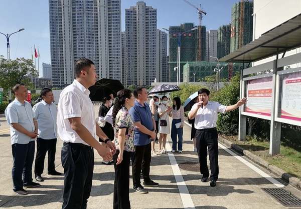 2 產(chǎn)業(yè)工人.jpg