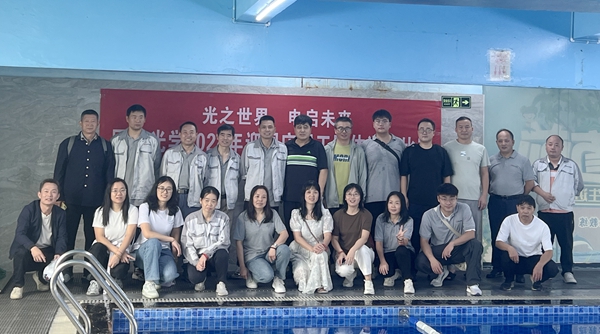 游泳.jpg 游泳.jpg